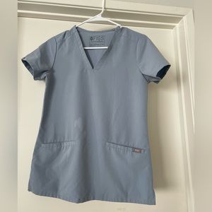 figs scrub top.